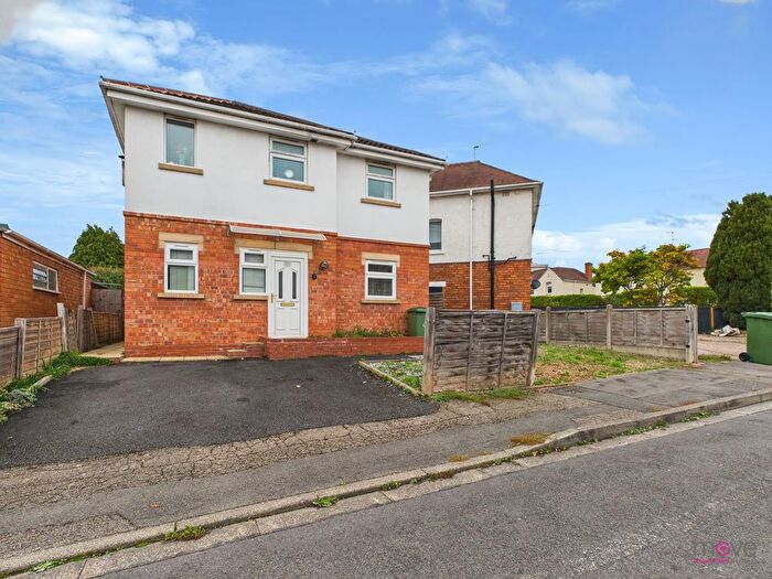 3 Bedroom Detached House For Sale In Field Walk, Worcester, WR5