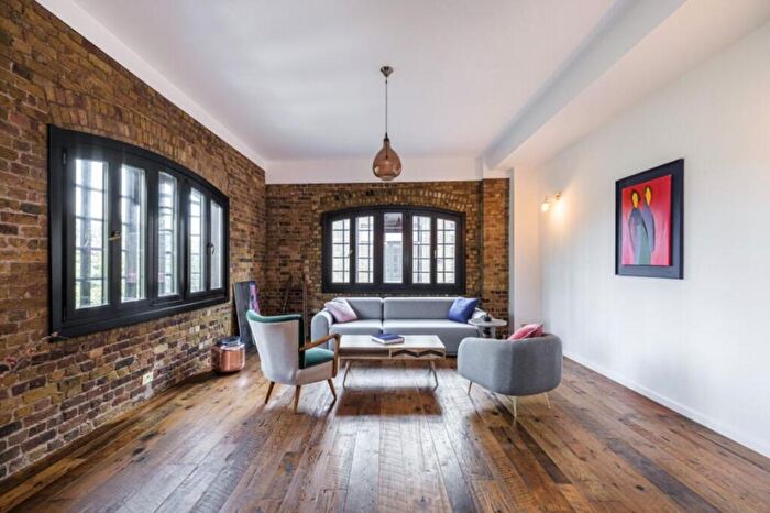 2 Bedroom Apartment To Rent In Telfords Yard, Wapping, E1W