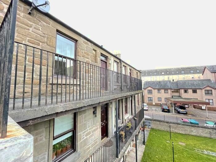 2 Bedroom Flat To Rent In Flat, Taits Lane, Dundee, DD2