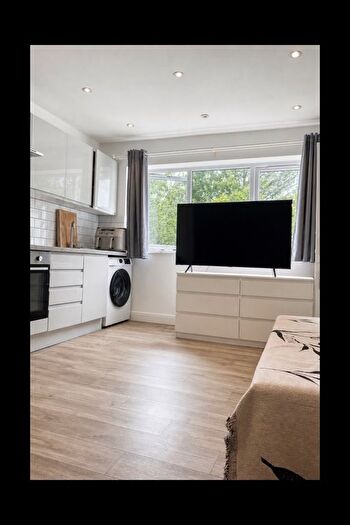 1 Bedroom Flat To Rent In Foscote Road, London, NW4