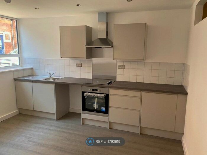 1 Bedroom Flat To Rent In Church Street, Mansfield, NG18