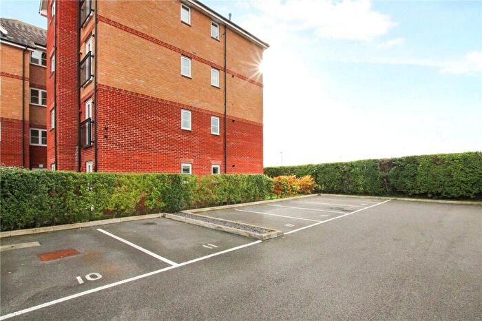 2 Bedroom Apartment To Rent In Twickenham Close, Swindon, Wiltshire, SN3