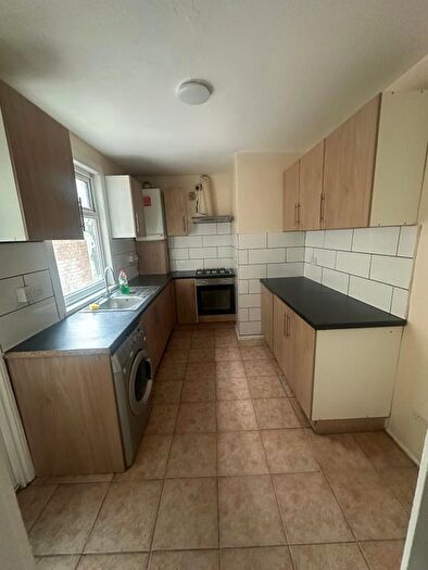 3 Bedroom Terraced House To Rent In London, E13
