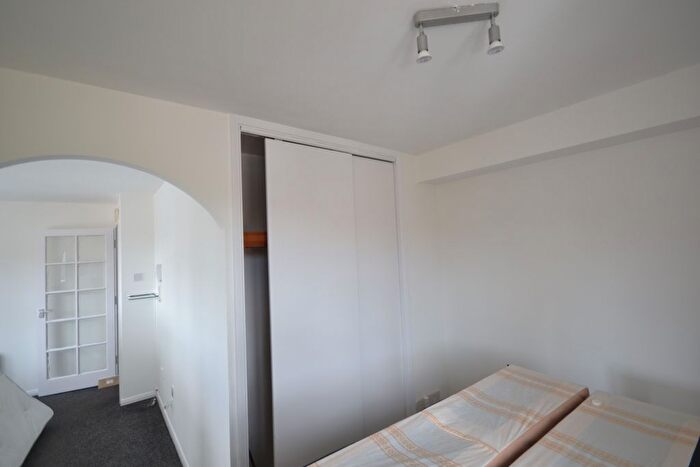 Studio To Rent In Express Drive, Ilford, IG3