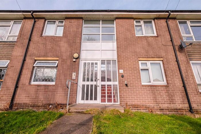 1 Bedroom Flat For Sale In Longfield Close, Dalton, Huddersfield, HD5
