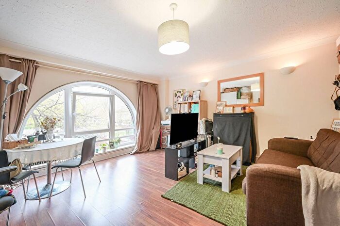 Studio To Rent In The Highway, Wapping, London, E1W