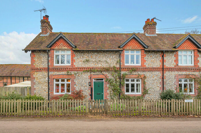 3 Bedroom Semi-Detached House To Rent In Brockwood, Bramdean, Alresford, Hampshire, SO24
