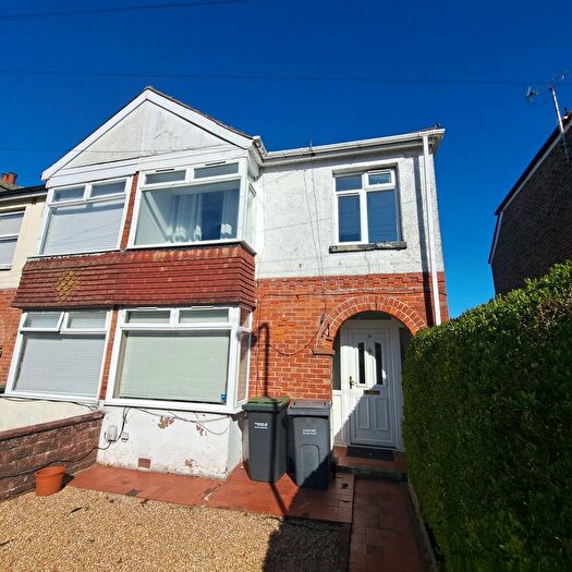 3 Bedroom End Of Terrace House To Rent In Grange Crescent, Gosport, PO12