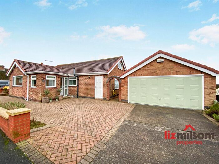 2 Bedroom Detached Bungalow For Sale In Holly Bank Close, Newhall, DE11