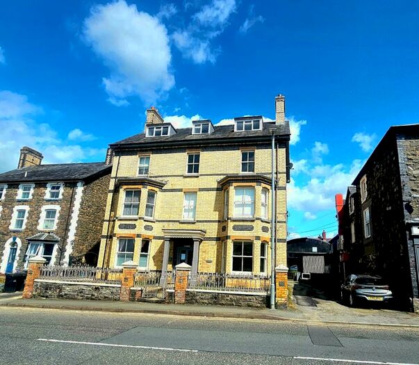 2 Bedroom Apartment To Rent In Belmont, Temple Street, Llandrindod Wells, LD1