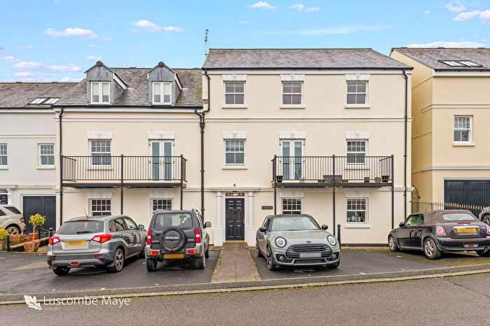 2 Bedroom Flat For Sale In The Orchard, Modbury, PL21