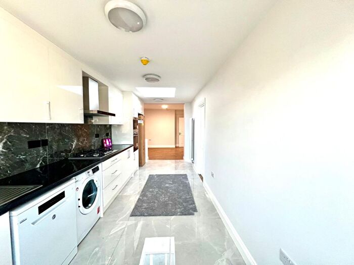 7 Bedroom Semi-Detached House To Rent In Glebe Avenue, Harrow, HA3