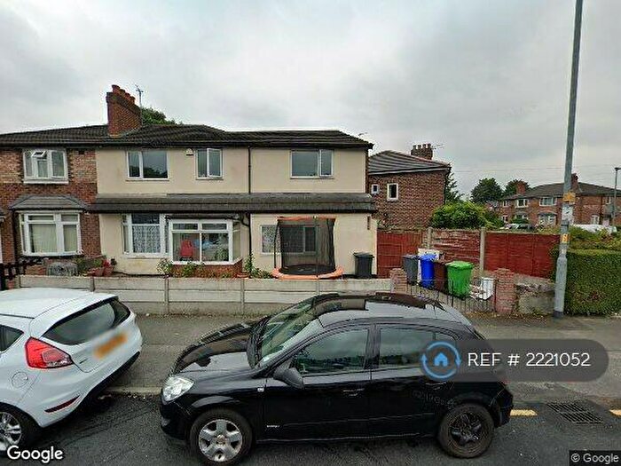 5 Bedroom Semi-Detached House To Rent In Briarfield, Manchester, M20