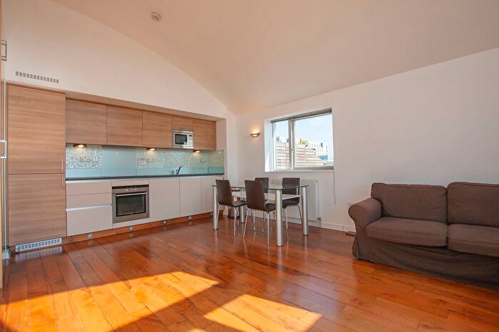 3 Bedroom Flat To Rent In John Harrison Way, London, SE10
