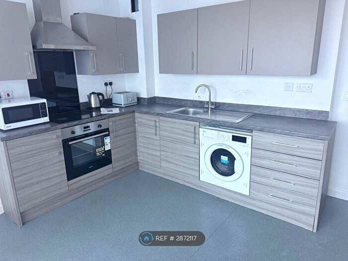 9 Bedroom Flat To Rent In Wellingborough Road, Northampton, NN1