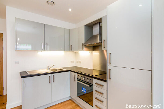 2 Bedroom Flat To Rent In Portman House, Romford, RM1