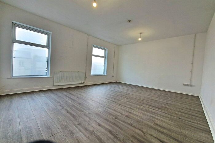 1 Bedroom Flat To Rent In Wellington Road South, Stockport, SK2