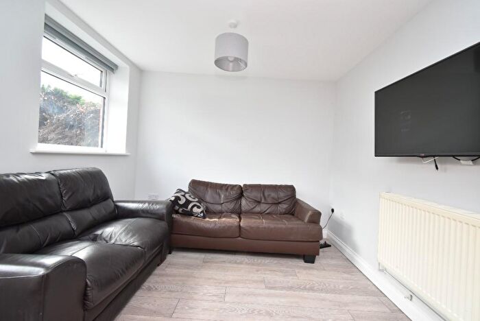 5 Bedroom Semi-Detached House To Rent In Hemlin Close, Earlham, Norwich, NR5