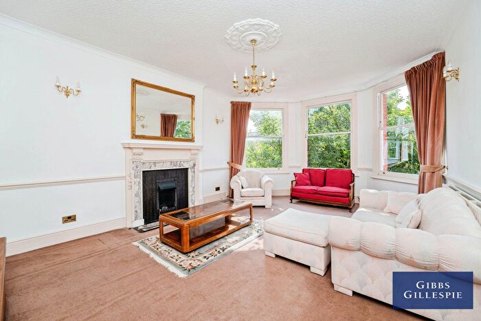4 Bedroom Flat To Rent In Park Hill, London, W5