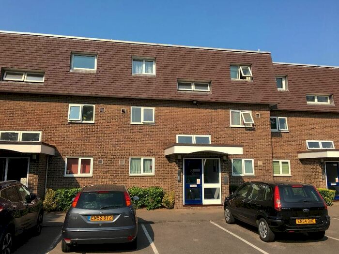 Studio To Rent In Bays Farm Court, Longford, Middlesex, UB7
