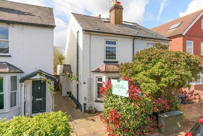 3 Bedroom Semi Detached House For Sale In Cambridge Road, Walton-on-Thames, KT12