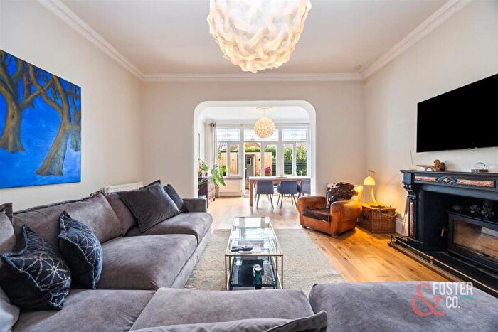 2 Bedroom Flat For Sale In Carlisle Road, Hove, BN3