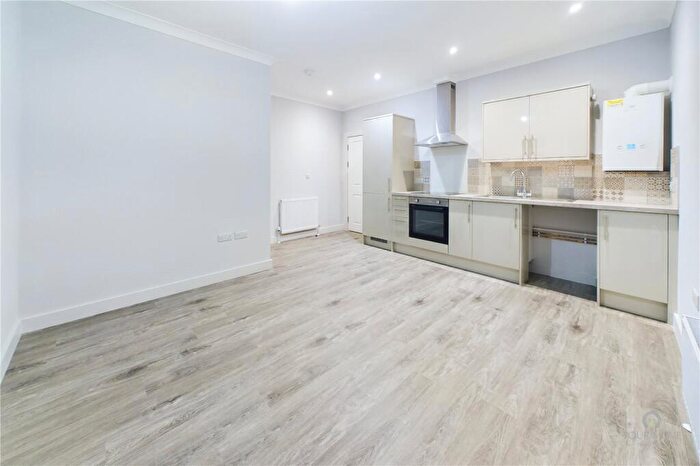 1 Bedroom Flat To Rent In Cobden Street, Kettering, Northamptonshire, NN16