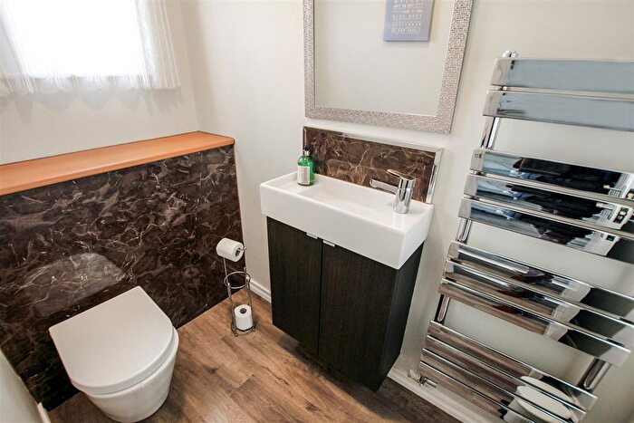 4 Bedroom Detached House For Sale In The Post Horn, Newton Aycliffe, DL5