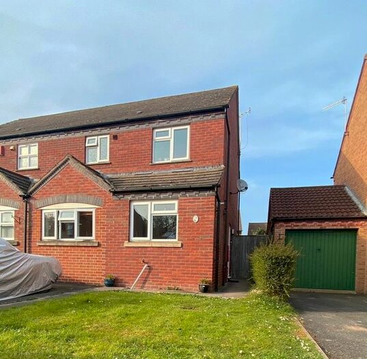 3 Bedroom Semi-Detached House To Rent In Oakland Close, Upton-Upon Severn, Worcestershire, WR8