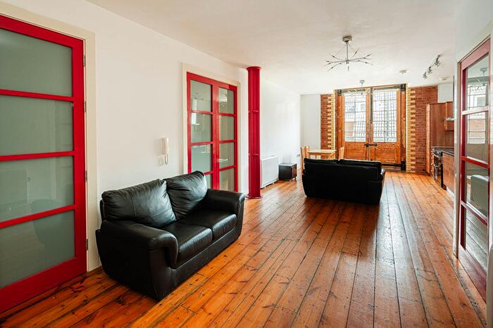 4 Bedroom Flat To Rent In Back Church Lane, Liverpool Street, E1
