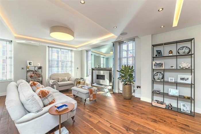 2 Bedroom Flat To Rent In Marylebone Street, London, W1G