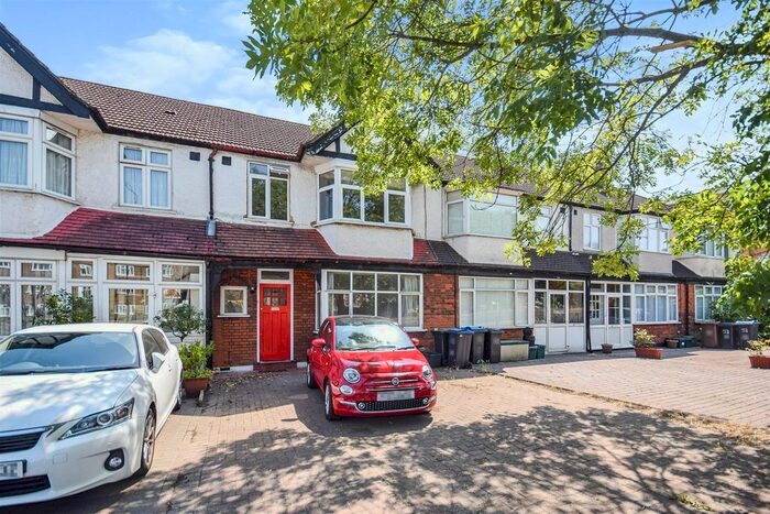 3 Bedroom Property To Rent In Bushey Road, London, SW20