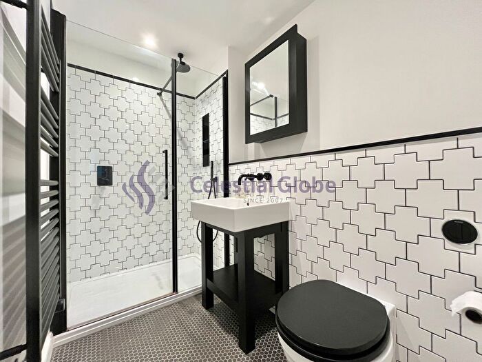 2 Bedroom Flat To Rent In Brook Street, Kingston Upon Thames, KT1
