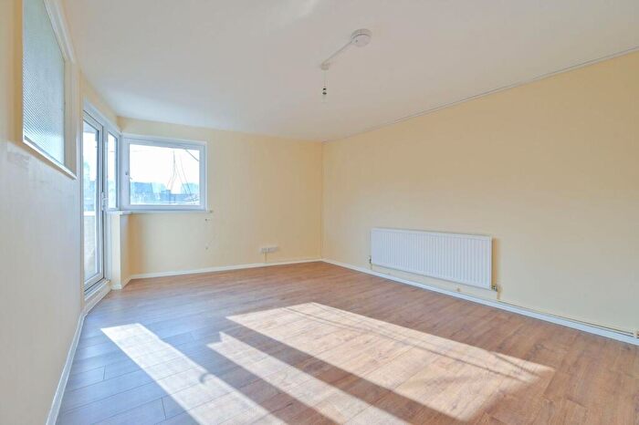 1 Bedroom Flat For Sale In Beckway Street, Elephant And Castle, London, SE17