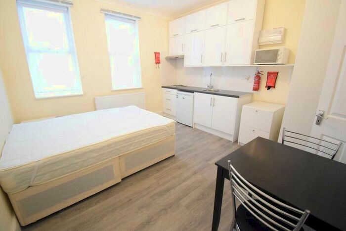Studio To Rent In Raleigh Close, London, NW4