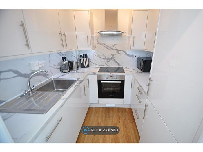 1 Bedroom Flat To Rent In Southgate Road, London, N1