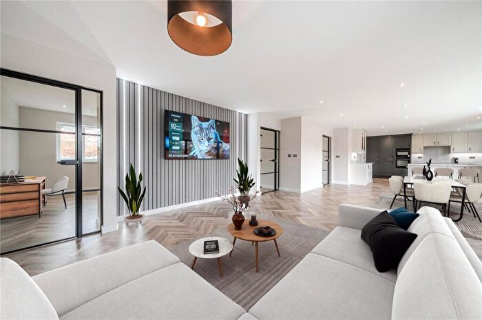 5 Bedroom Detached House For Sale In Shefford Road, Clophill, Bedfordshire, MK45