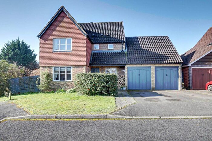 4 Bedroom Detached House For Sale In Bramblings, Caversham Heights, Reading, RG4