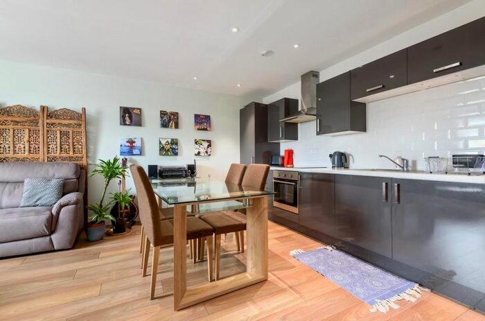 2 Bedroom Flat To Rent In Blackwater, Camberley, GU17