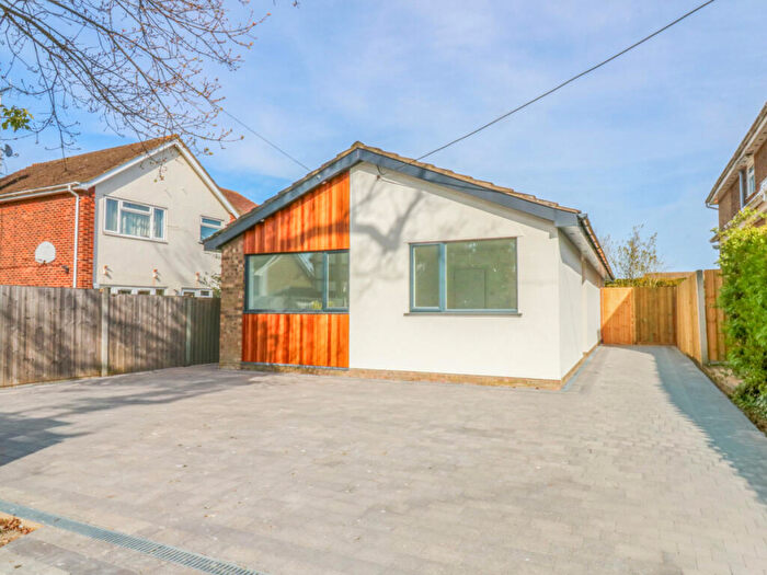 3 Bedroom Detached Bungalow For Sale In Plumberow Avenue, Hockley, SS5