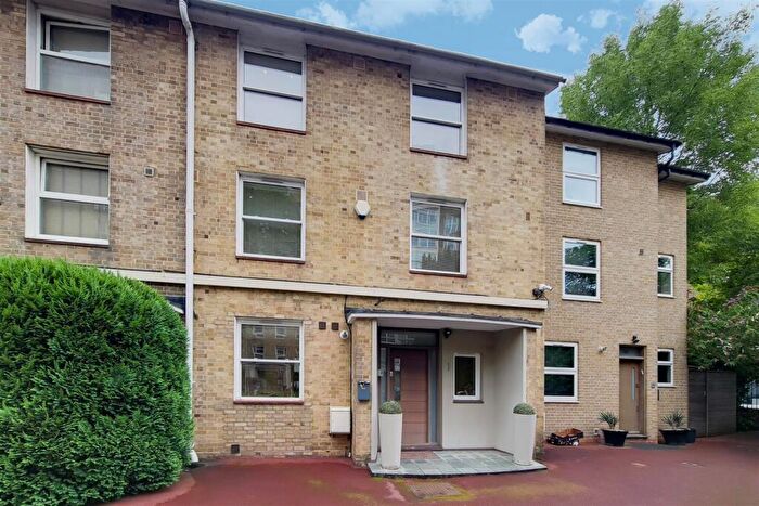 4 Bedroom House To Rent In St Johns Wood Park, St John's Wood, NW8