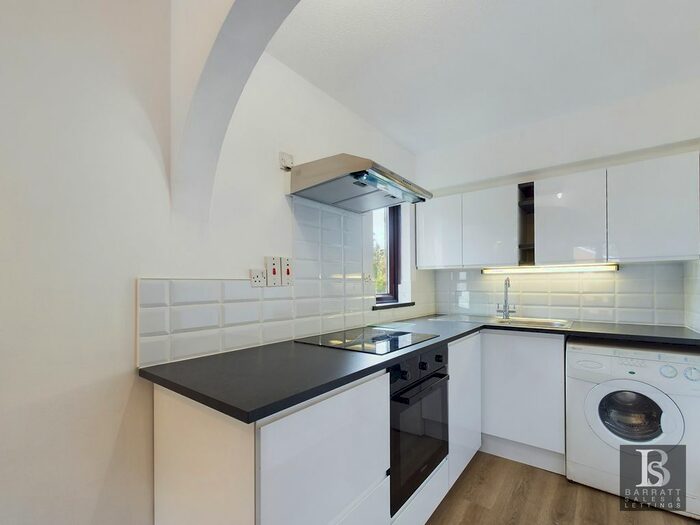 Studio To Rent In Mead Avenue, Langley, Slough, SL3