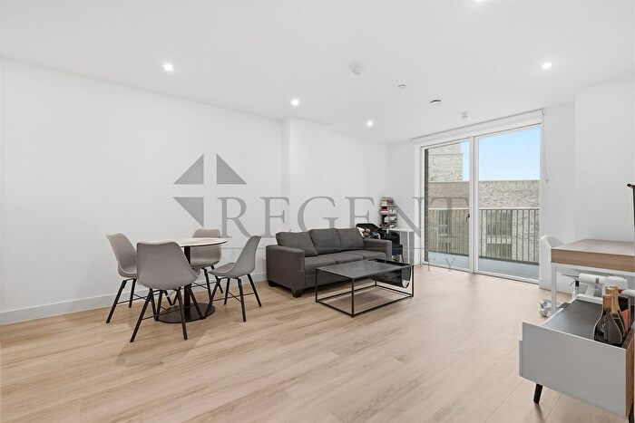 1 Bedroom Flat For Sale In Silverleaf House, Heartwood Boulevard, W3