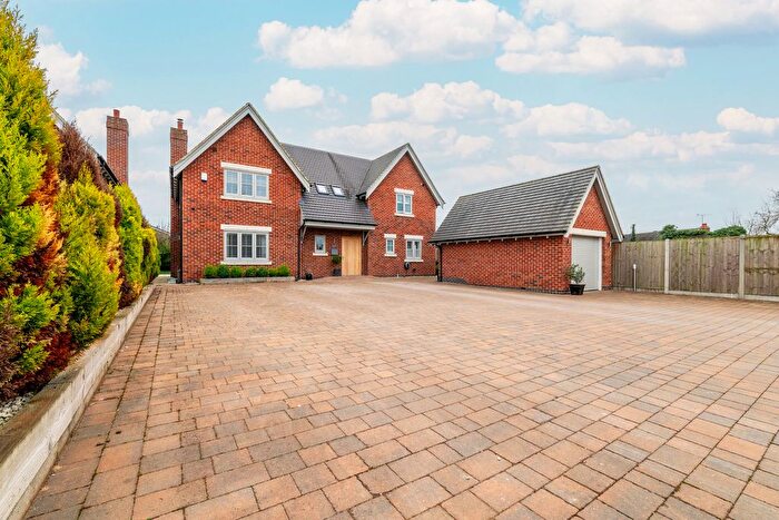 4 Bedroom Detached House For Sale In Hilton, Derby, DE65