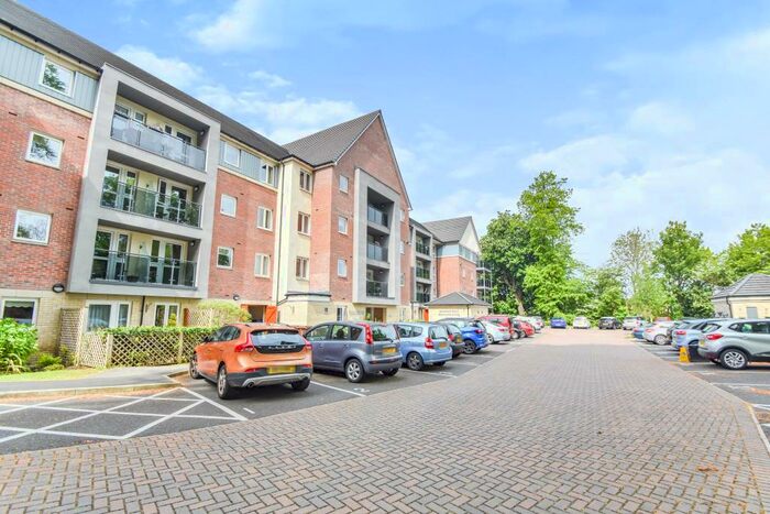 1 Bedroom Flat To Rent In Broadfield Court, Prestwich, Manchester, M25