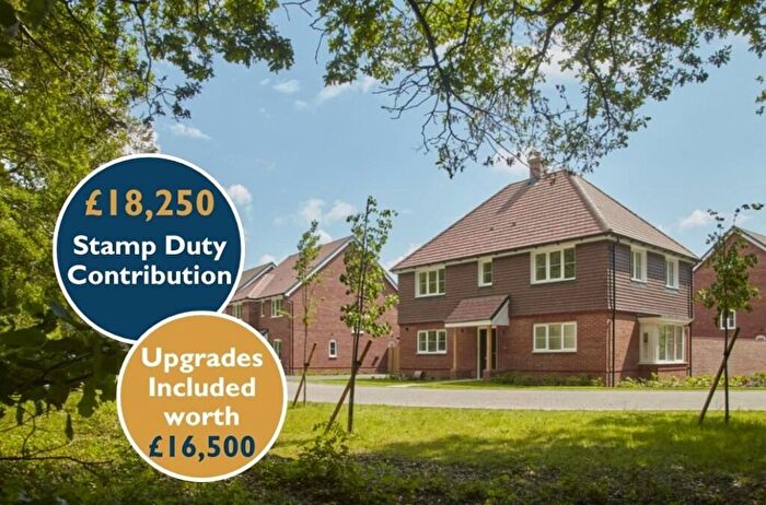 4 Bedroom Detached House For Sale In Poplar Walk, Orchard Park, RH14