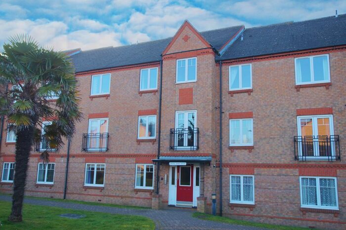 2 Bedroom Flat To Rent In Wash Beck Close, Scarborough, YO12