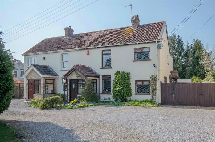 3 Bedroom Semi-Detached House For Sale In London Road, London Road, Bristol, BS30