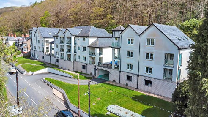 2 Bedroom Apartment For Sale In Abbey Road, Llangollen, LL20