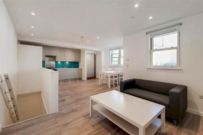 2 Bedroom Maisonette To Rent In Fanthorpe Street, London, SW15